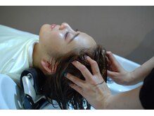 Hair&Relax Balnce3 バランススリーの雰囲気（ベッドタイプのシャンプー台で、至福のスパタイムを^^）