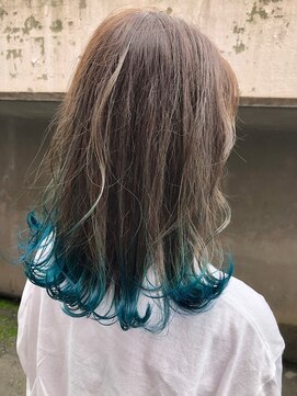 ヘア プロデュース キュオン(hair produce CUEON.) 裾カラー × ターコイズブルー