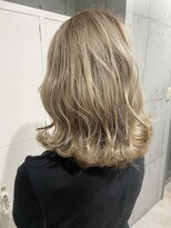 ネウィ 池袋(newi) ホワイトベージュ