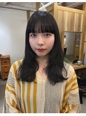 ぱつっと重めワイドバングと前髪縮毛