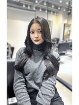 リス バイ ソヨン(Lis by SOYON)&nbsp;黒髪/グレーベージュ/レイヤーロング/前髪パーマ/髪質改善