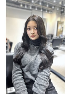 リス バイ ソヨン(Lis by SOYON) 黒髪/グレーベージュ/レイヤーロング/前髪パーマ/髪質改善