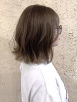 プリモ ココ 鍋島店(Primo coco.)&nbsp;アッシュベージュ ミディアム 透明感カラー 顔周りレイヤー 20代