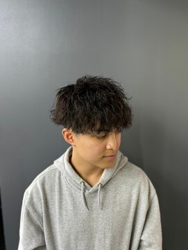 ダンヒルバーバー(dunhill BARBER) ツイストスパイラルパーマ<理容室>[メンズ/シェービング/銀座]