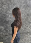 大人の余裕を纏う。色気を引き出すロングローレイヤー