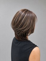 アッシュ 大森店(Ash) 立体感と艶感を楽しめる、大人のレイヤーボブ