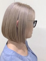 モリオフロムロンドン 大宮店(morio from London)&nbsp;大人かわいい切りっぱなしボブ×ホワイトベージュカラー