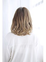 シュシュット(chouchoute)&nbsp;小顔セミウェットウェーブハイライトカラー美髪オリーブカラー75