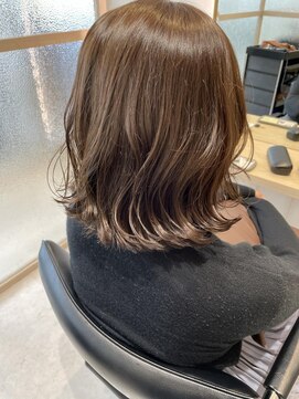 エレノア 梅田店(Eleanor) ベージュカラー