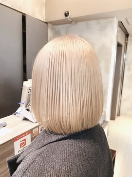 ヘアリゾートユア 新大久保店(hair resort YuA) プラチナベージュ