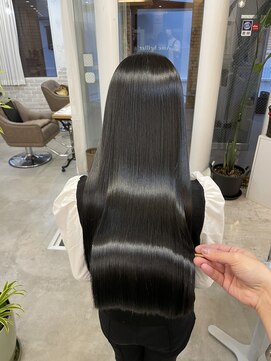 ラ ヴィ ベル(La vie Belle) 髪質改善+ブルーブラックカラー