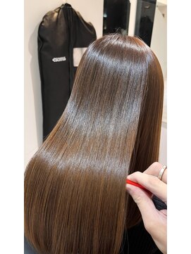 エミュスト(Emuest) 柔髪☆心斎橋美容室