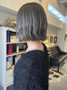 ヘアーデザイン シュシュ(hair design Chou Chou by Yone) オリーブアッシュ/くすみカラー/ボブ