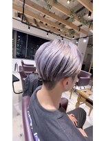 トゥルース 獨協大学前店(Hair&Make TRUTH) 艶々シルバー