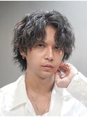メンズミディアムパーマセンターパートウルフカット縦落ちパーマ