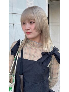 スリー 博多(THREE...) クリーミーベージュ