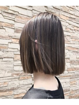 コミュニヘア(communi Hair) ・柔らかい色味と自然なストレート・【髪質改善】
