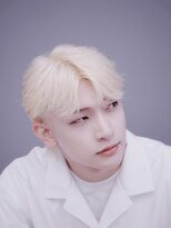 プリアバイポプルス 渋谷(pria by popls)&nbsp;韓国ウルフ/センターパート/フェザーショート/ホワイトブロンド