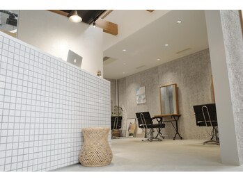 クレヘアー(CLE' HAIR)の写真/金沢の隠れ家プライベートサロン♪大人女性がゆったり寛げる開放的な空間！悩みも相談しやすいマンツーマン