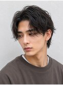 無造作感に惚れる！センターパート×ニュアンスパーマで男らしく
