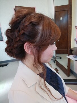 ウィット アンド ラファム Wit &La Famme ルーズアップを編み込みで。