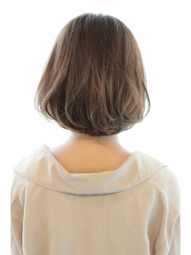 レウナ 外苑前(Reuna) ３０代４０代５０代大人可愛いボブ　お手入れ簡単