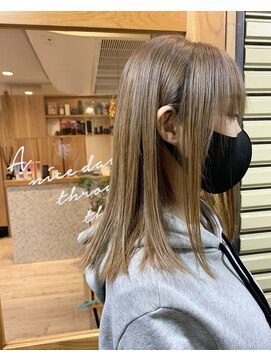 デイ(Day) ペールベージュ