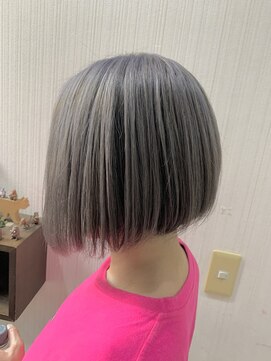 トムキャット(TOM CAT) 春カラー　ケアブリーチ　インナーカラー　グレージュ