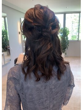 ケリーアン 太田(kelly.un) お呼ばれセット毛束感のあるハーフアップ