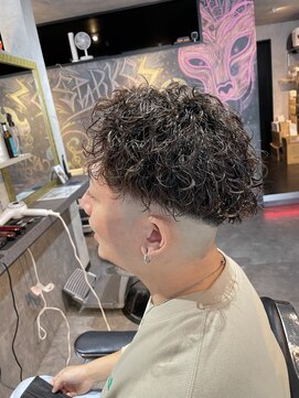 スパークスヘア(Sparks hair) フェード×波巻きスパイラルでカッコよくなちゃいましょう☆