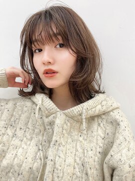 ホフ 大阪心斎橋店(F.O.F) ベージュインナーカラーショートボブレイヤーミディアム前髪