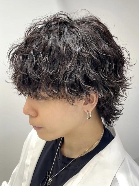 波巻きスパイラルパーマメンズマッシュウルフヘアメンズパーマ