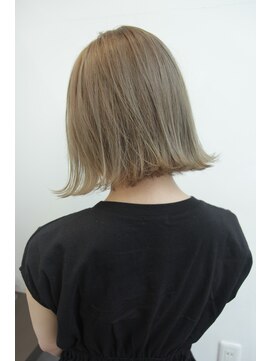 イロン(iroN) 20代女性 ミルクティーベージュ