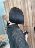 【長まなみ】切りっぱなしボブに艶感のあるアッシュブラック