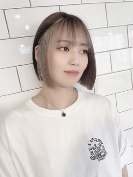 シー(shii..) 《shii../大黒》#インナーカラー#ホワイトミルクティー