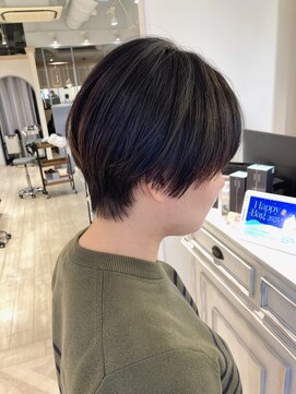 シェノン 赤羽店(CHAINON) 耳が出る長さのマッシュショートまるみくびれのあるヘアスタイル