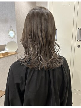 アンビシャス 蒲生(ambitious) ブリーチなし　ミルクティーグレージュ　くすみベージュ