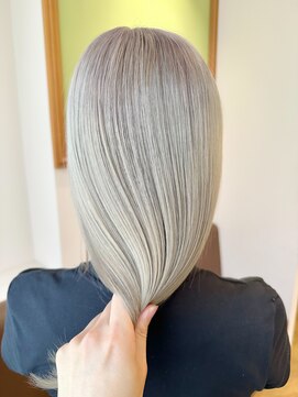 リタ(Lita) 艶のあるホワイトベージュ！ケアブリーチ/ブリーチ/ホワイト