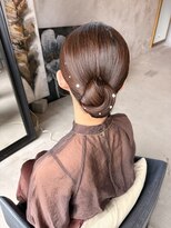 マイス(Mais)&nbsp;シンプルシニヨンスタイル