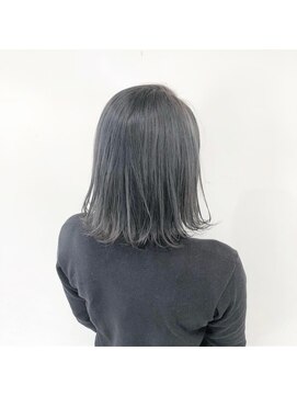 リー 枚方(Lee) ダークグレージュ ×外ハネ