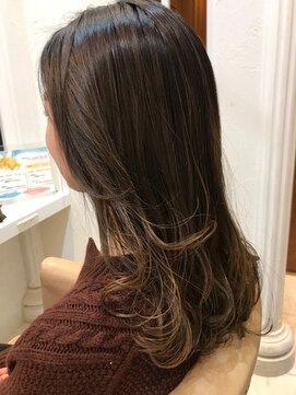 ヘアーアンドメイク アムール(hair&make Amour) ロングレイヤースタイル