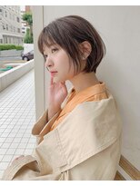 ユーリー(juurii) 襟元も綺麗なレイヤーミニボブ