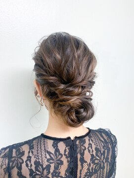 オアシス ガーデン 新宿店(Oasis GaRDEN) 大人×王道シニヨン