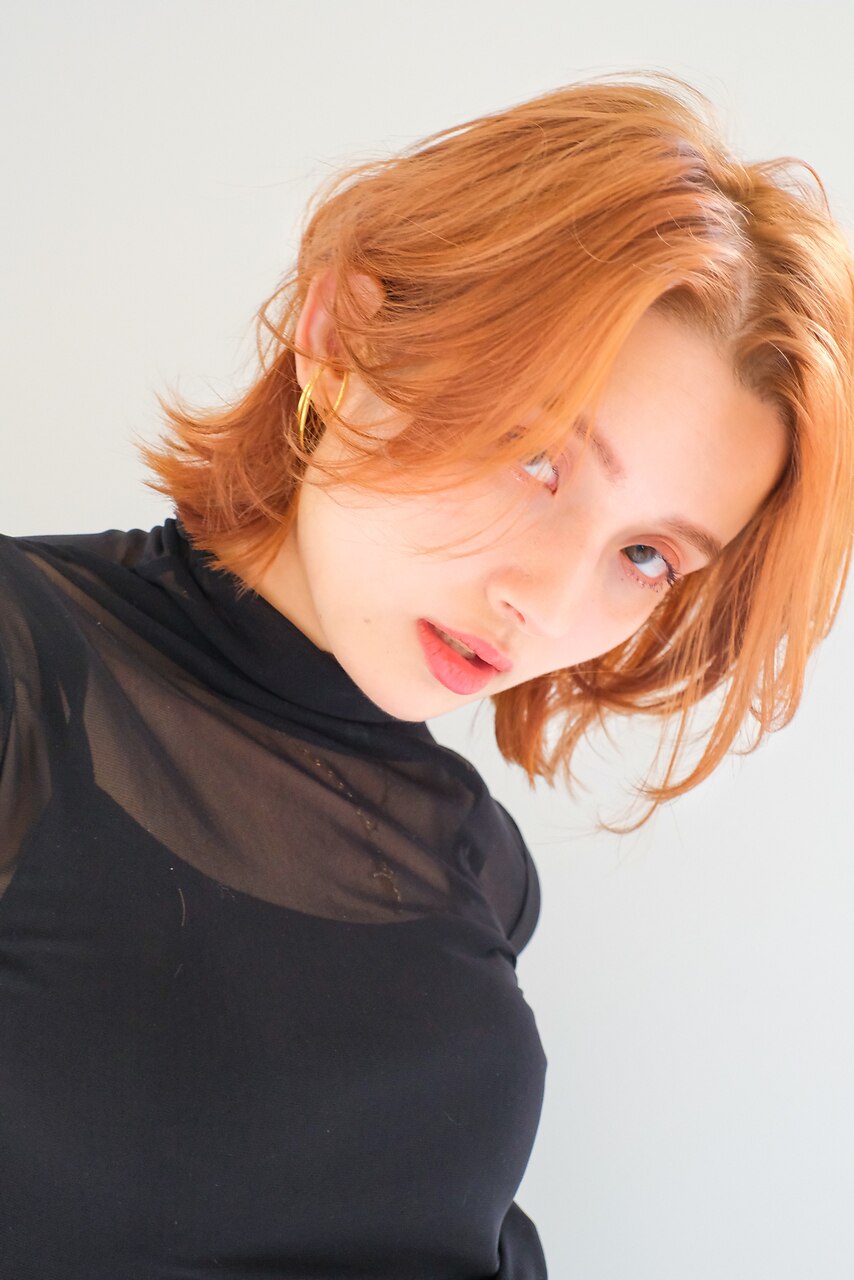 ハイトーンオレンジx大人可愛いセンターパートボブウルフ<原宿