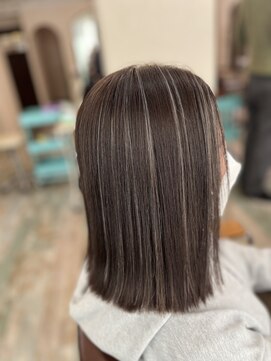 リノカヒリ(Lino kahili) 外ハネブリーチメッシュ