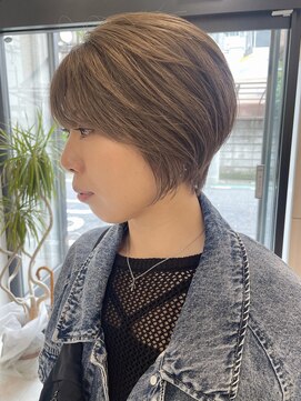 ラ ファブリック 草加(LA FABRIQUE) 大人ショート　ブリーチあり　ベージュカラー　草加