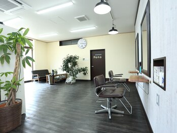 ロア(LORE)の写真/【駐車場あり！】広々とした店内で、ゆったりとしたくつろぎの空間を提供します☆丁寧な施術で理想の髪へ。
