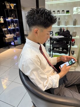 アイズ 海老名(AIZU) メンズカット スパイキーショート 眉毛 フェード 刈り上げ