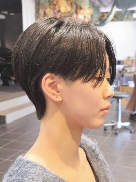 トリコ ショップアンドヘアサロン(tricot shop hair salon) 骨格が綺麗に見えるハンサムショート　フクザワ