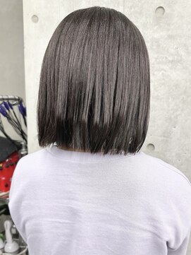 モリオ(morio) ・小学生ボブ重めボブディ前髪あり内巻きボブレイヤー30代40代